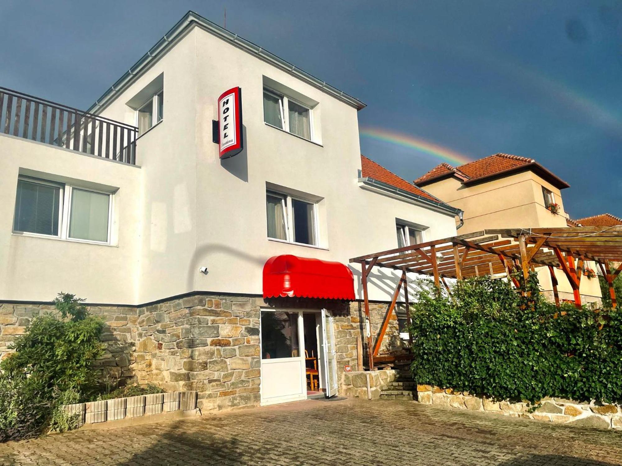 Penzion Fontana Hotel Namest nad Oslavou Exterior photo